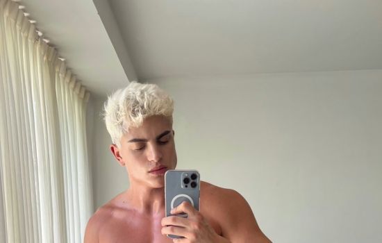 Uriel Escort Masculino