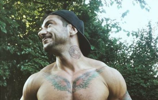 Benja_Muscle Escort Masculino